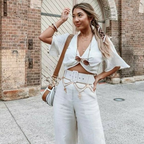 TIGERLILY Marsi Bell Sleeve Crop Top NWT RRP$99 - Picture 2 of 8